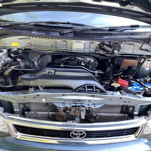 Toyota Granvia 3.0D Camper Van Poplar Motors Conversion Automatic Stunning!