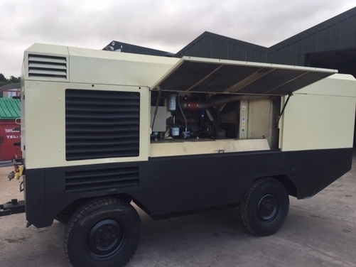 Ingersoll rand / Doosan 1060 air compressor.