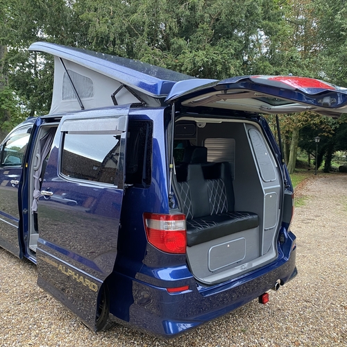 2005 Toyota Alphard Camper Van 4WD 2.5 Petrol Automatic - ABSOLUTELY STUNNING!