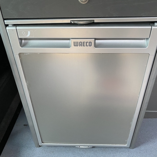 2005 Toyota Alphard Camper Van 4WD 2.5 Petrol Automatic - ABSOLUTELY STUNNING!