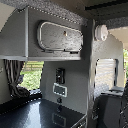 2005 Toyota Alphard Camper Van 4WD 2.5 Petrol Automatic - ABSOLUTELY STUNNING!