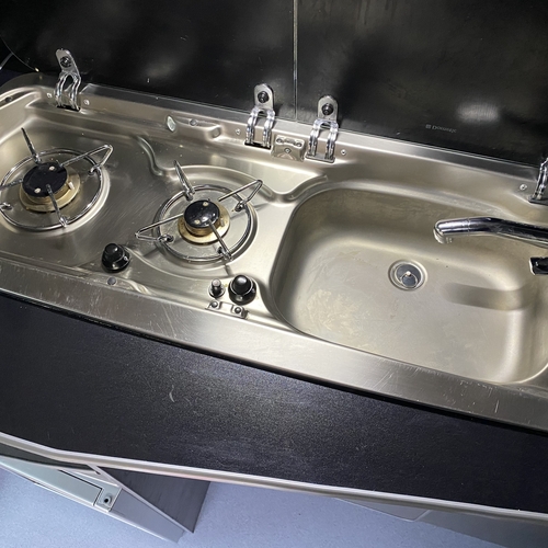 2005 Toyota Alphard Camper Van 4WD 2.5 Petrol Automatic - ABSOLUTELY STUNNING!