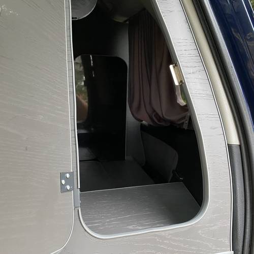 2005 Toyota Alphard Camper Van 4WD 2.5 Petrol Automatic - ABSOLUTELY STUNNING!