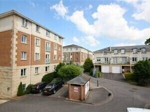 Cheltenham, Gloucestershire 5 bedroom holiday home sleeps up to 10