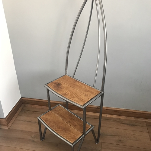 Quirky throne seat/steps