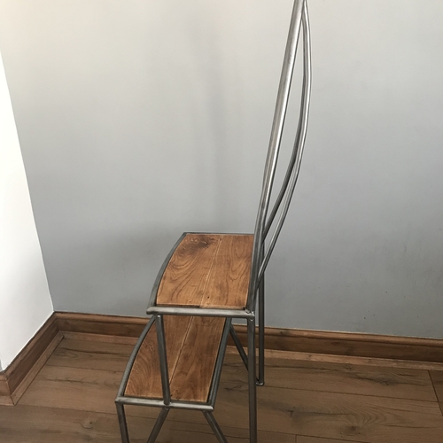 Quirky throne seat/steps