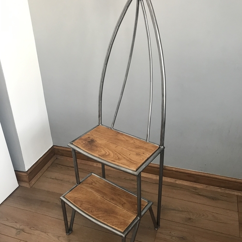 Quirky throne seat/steps