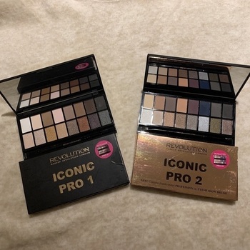 REVOLUTION Iconic Pro Palette