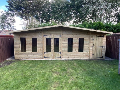 #026 23x10 Apex Reverse SH