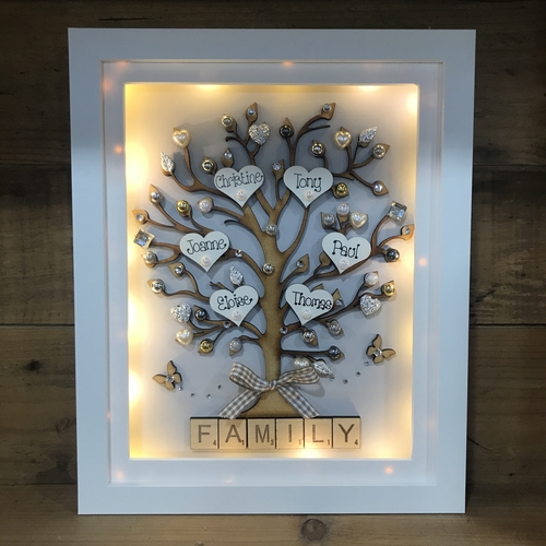 Large “ pretty with pearls “ family tree frame
