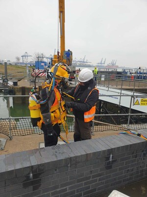 Commercial Dive Team Stop Logging Lock Gates