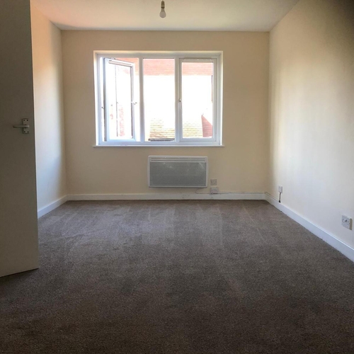PEARTREE BRIDGE - 1 BEDROOM 