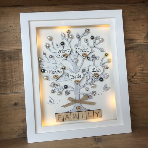 Large “ pretty with pearls “ family tree frame