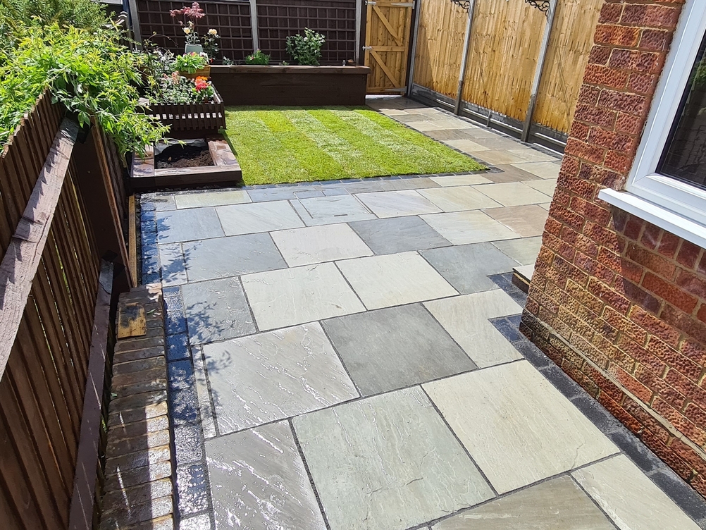 Gallery | Hd Landscaping | Landscape Gardening | Garden Maintenance Leighton Buzzard | Garden Design Bedfordshire