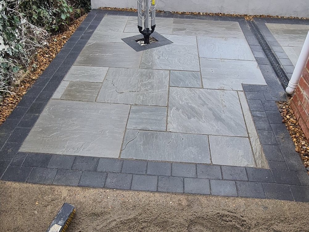 Gallery | Hd Landscaping | Landscape Gardening | Garden Maintenance Leighton Buzzard | Garden Design Bedfordshire