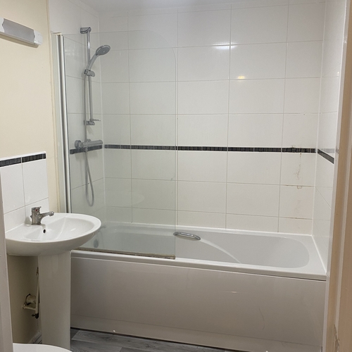 QUEENSWAY, BLETCHLEY - TWO BEDROOM 