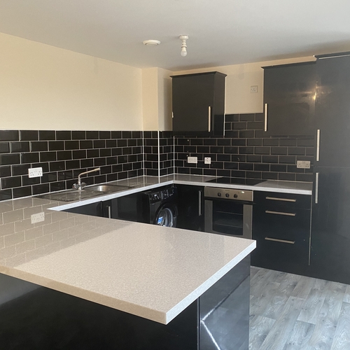 QUEENSWAY, BLETCHLEY - TWO BEDROOMS, TWO BATHROOMS