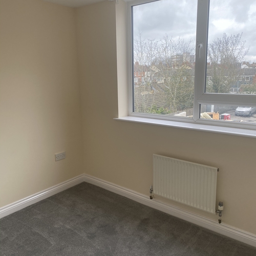 QUEENSWAY, BLETCHLEY - TWO BEDROOMS, TWO BATHROOMS