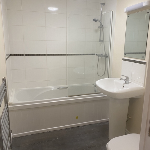 QUEENSWAY, BLETCHLEY - TWO BEDROOMS, TWO BATHROOMS