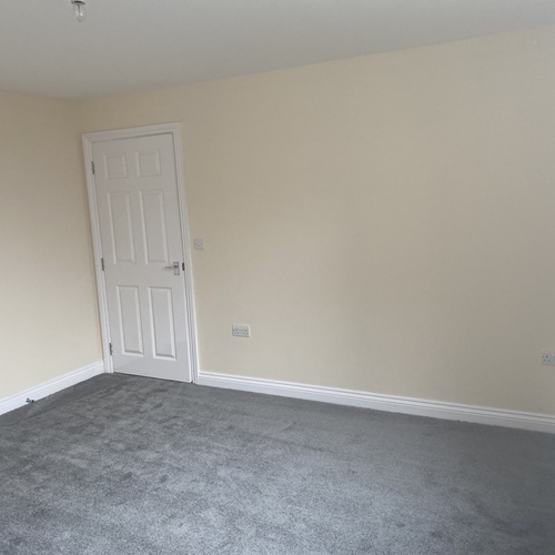 QUEENSWAY, BLETCHLEY - TWO BEDROOMS, TWO BATHROOMS