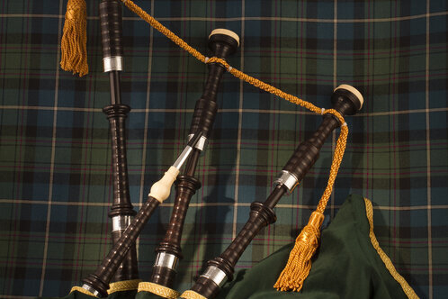 SL0 • MACRAE BAGPIPE