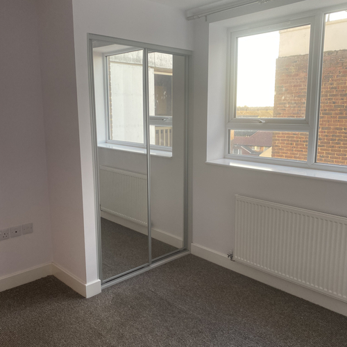 QUEENSWAY, BLETCHLEY - 2 BEDROOMS