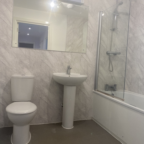 QUEENSWAY, BLETCHLEY - 2 BEDROOMS