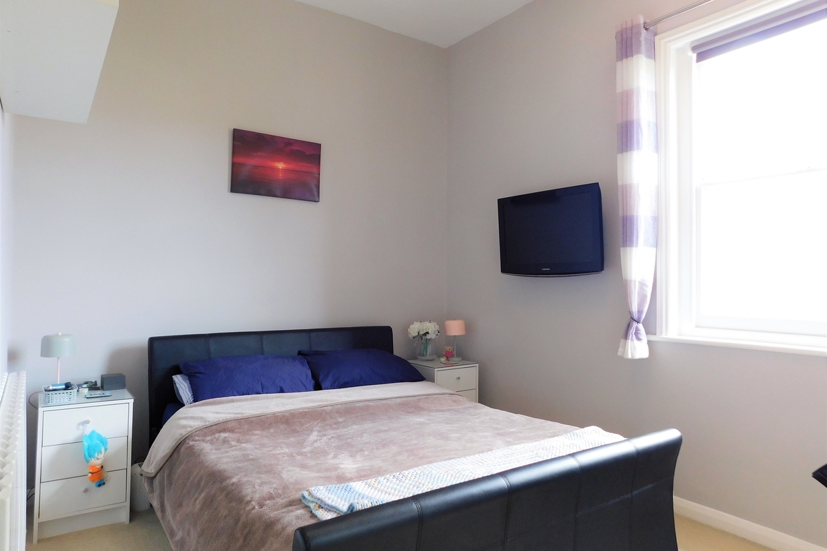 New Haw Road, Addlestone