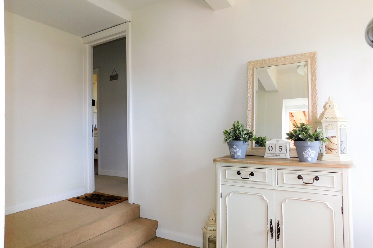 New Haw Road, Addlestone