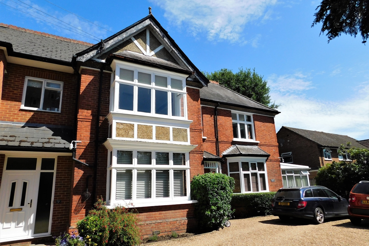 New Haw Road, Addlestone