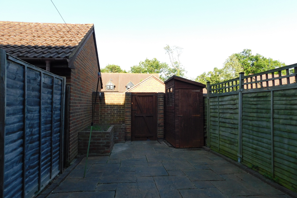 King George Close, Sunbury-On-Thames