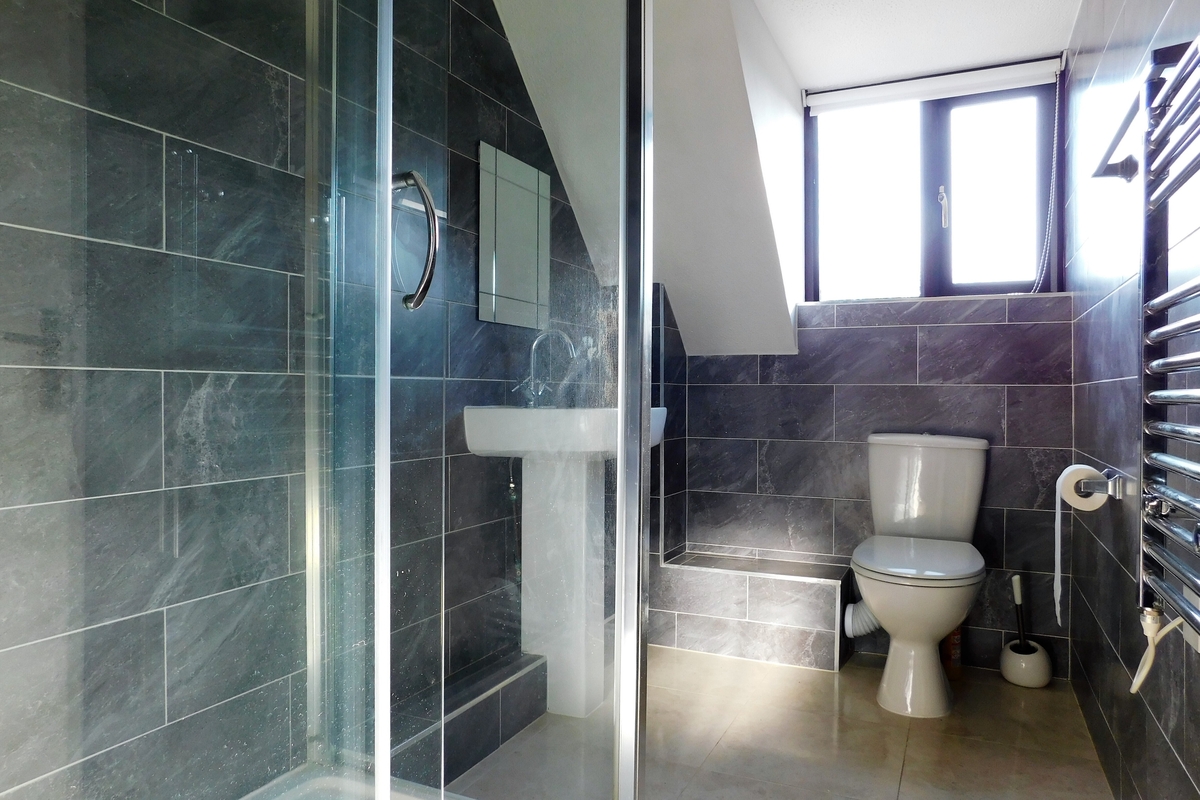 King George Close, Sunbury-On-Thames