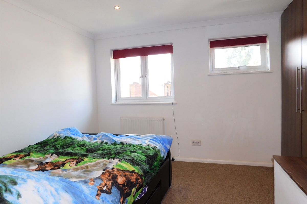 Green Leas Close, Sunbury-On-Thames