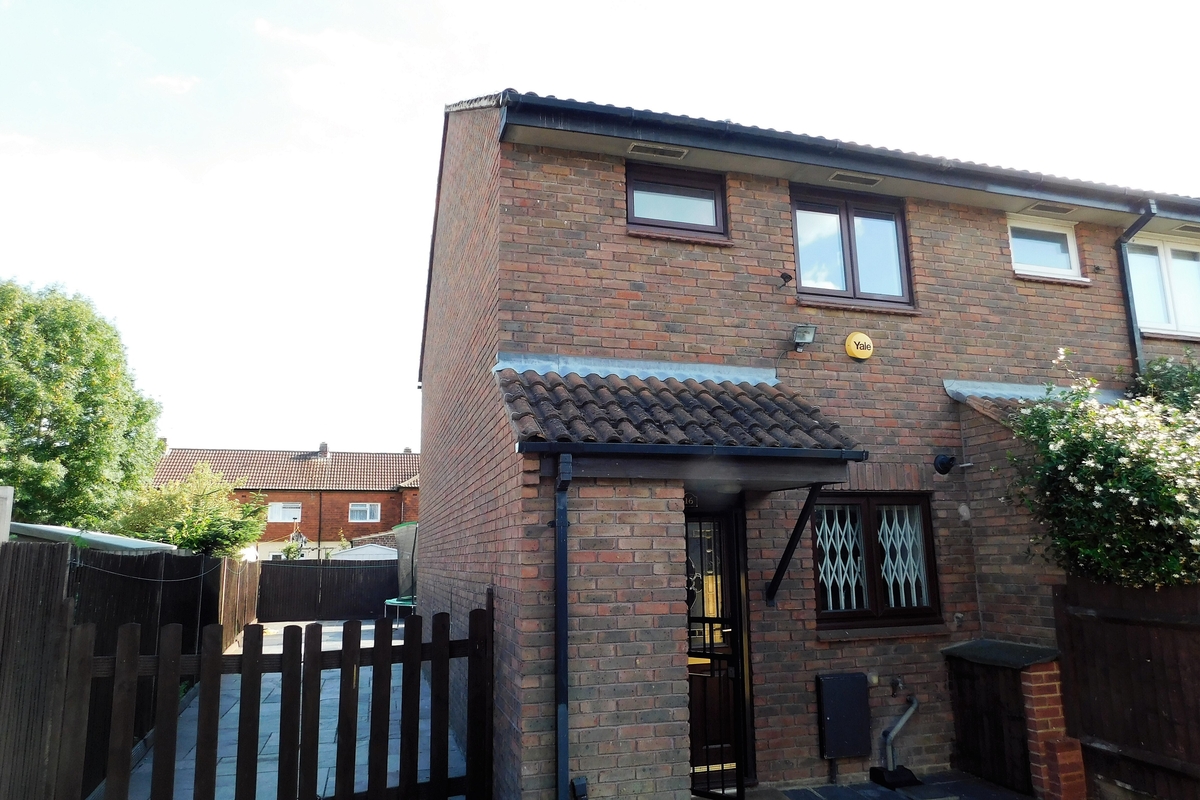 Green Leas Close, Sunbury-On-Thames