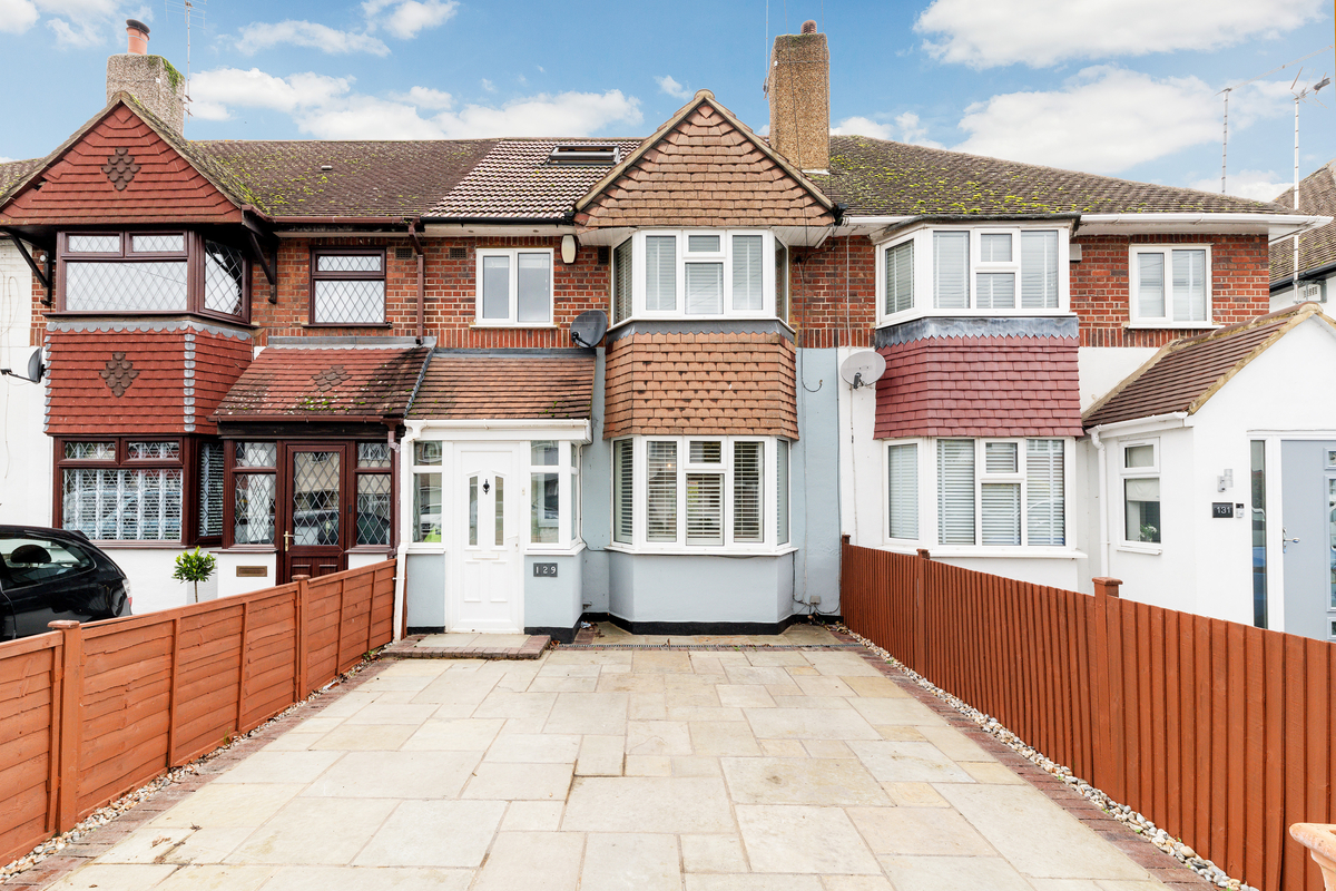 Ashridge Way, Sunbury-On-Thames