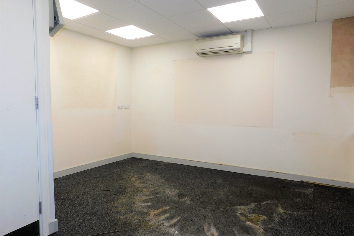 Upper Richmond Road West, Sheen