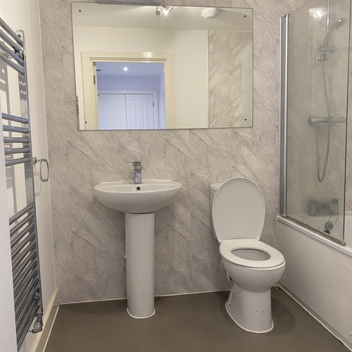 QUEENSWAY, BLETCHLEY - 1 BEDROOM