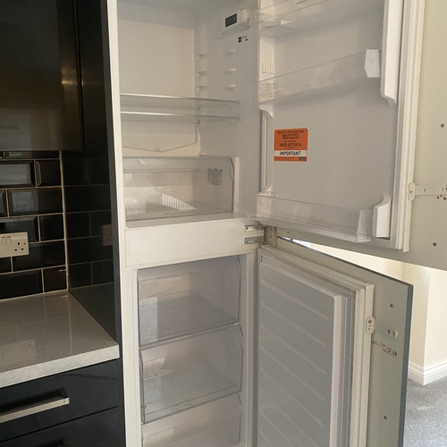 QUEENSWAY, BLETCHLEY - 2 BEDROOM 2 BATHROOM