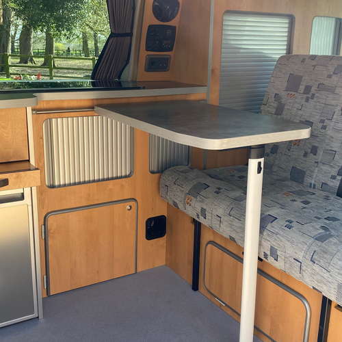 Wellhouse Pro Camper Van Conversion 1999 Toyota Regius 2.7 Automatic 60342 miles