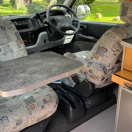 Wellhouse Pro Camper Van Conversion 1999 Toyota Regius 2.7 Automatic 60342 miles