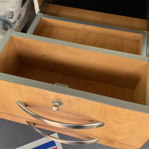 Wellhouse Pro Camper Van Conversion 1999 Toyota Regius 2.7 Automatic 60342 miles