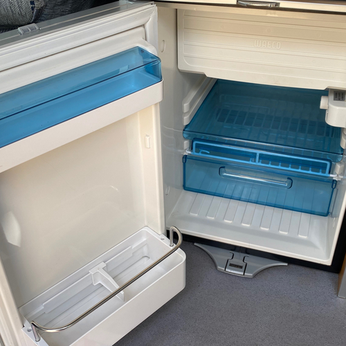 Wellhouse Pro Camper Van Conversion 1999 Toyota Regius 2.7 Automatic 60342 miles