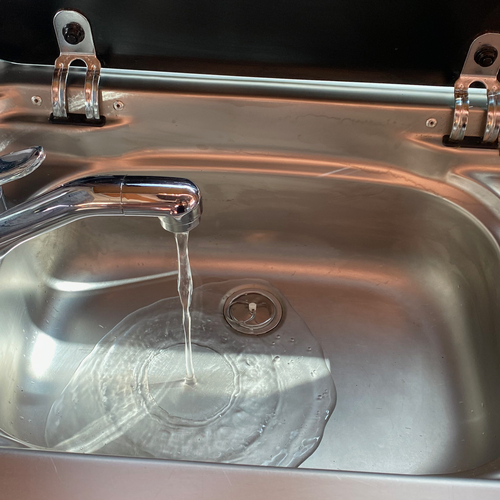 Wellhouse Pro Camper Van Conversion 1999 Toyota Regius 2.7 Automatic 60342 miles