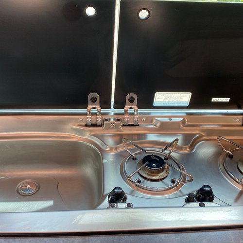 Wellhouse Pro Camper Van Conversion 1999 Toyota Regius 2.7 Automatic 60342 miles