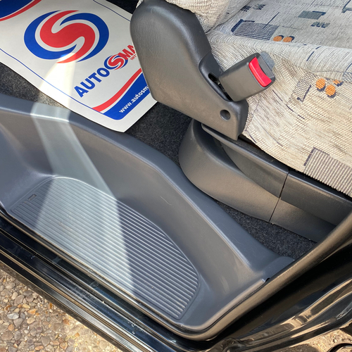 Wellhouse Pro Camper Van Conversion 1999 Toyota Regius 2.7 Automatic 60342 miles