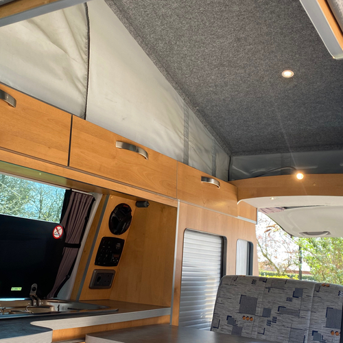 Wellhouse Pro Camper Van Conversion 1999 Toyota Regius 2.7 Automatic 60342 miles