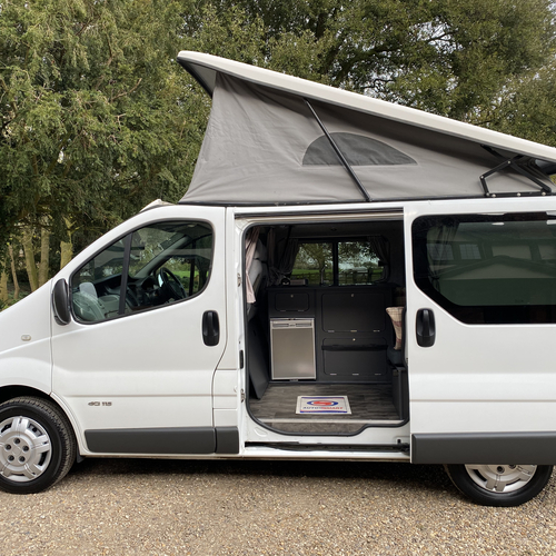 2011 Renault Trafic 2.0DCi Camper Van 2 Berth PRO Conversion Chapel Motorhomes