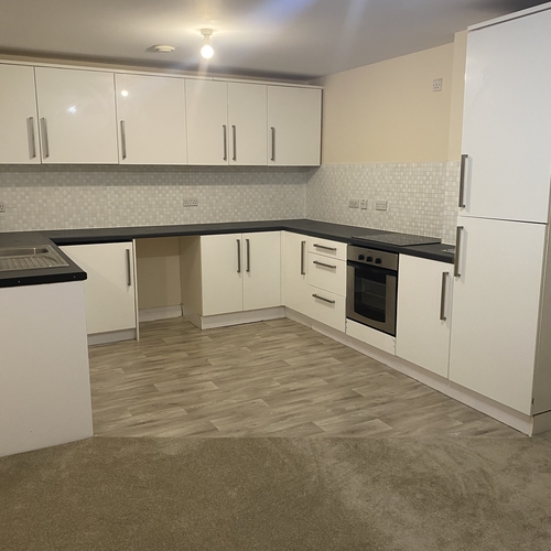QUEENSWAY, BLETCHLEY - 2 BEDROOM 2 BATHROOM