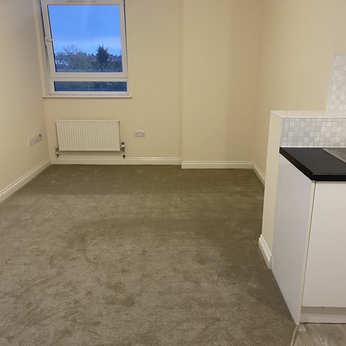 QUEENSWAY, BLETCHLEY - 2 BEDROOM 2 BATHROOM