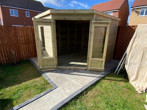 #008 10x10 Corner SH